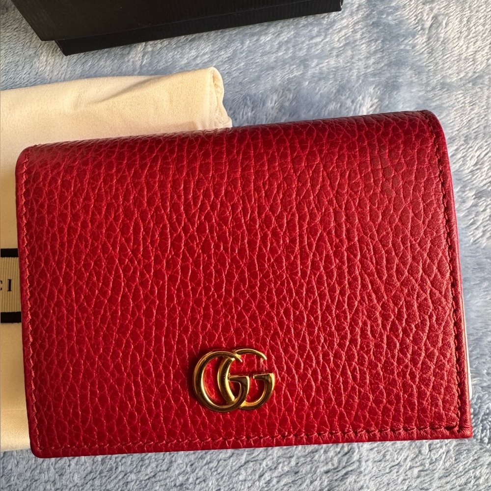 GUCCI Pebbled Calfskin GG Marmont Card Case Hibiscus Red - Picture 3 of 12